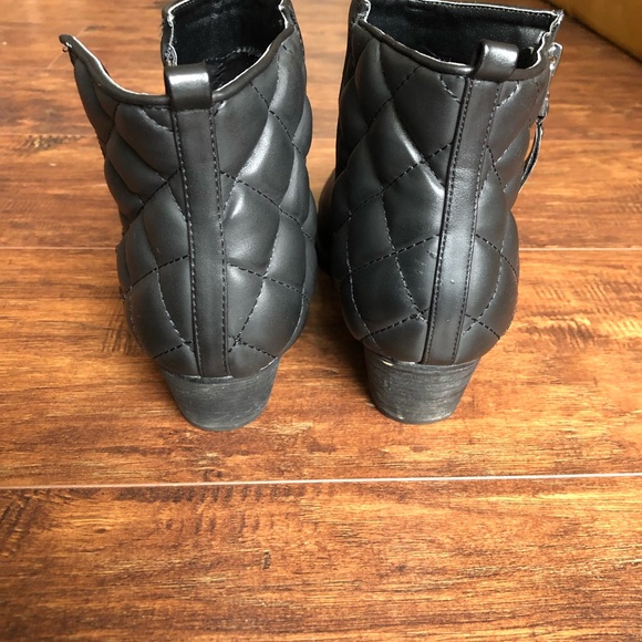 Steve Madden black booties. - Picture 2 of 7